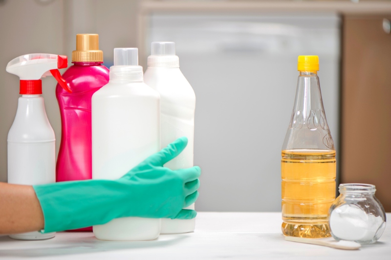 Natural Cleaners vs Chemical Cleaners