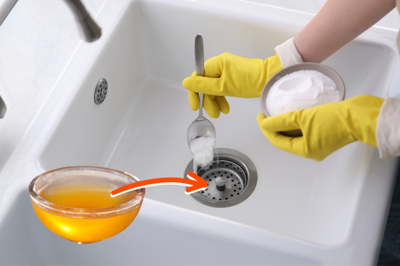 unclog drain with apple cider vinegar and baking soda