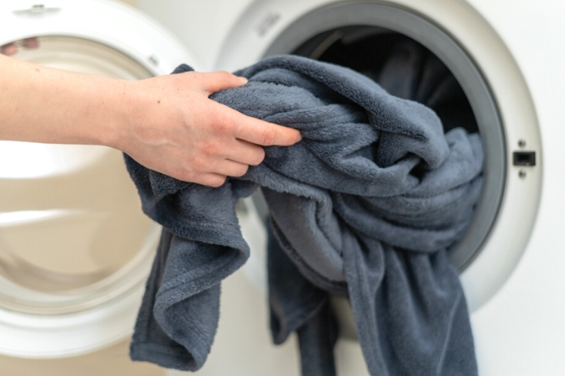 wool blanket in the washing machine