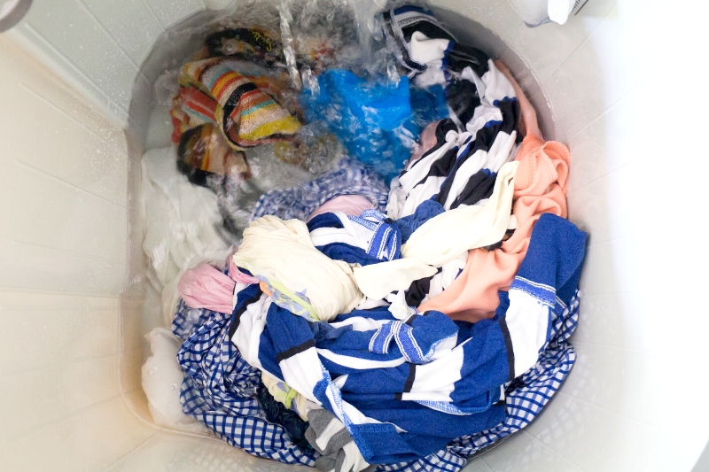 washing machine rinsing clothes