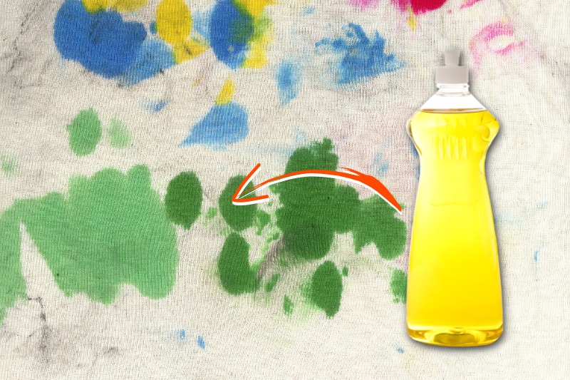 remove stains with washing up liquid