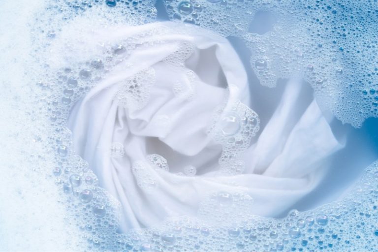 How to Get Hair Oil Out of Pillowcases