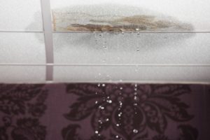 Yellow Stains on Ceilings – Causes and Solutions