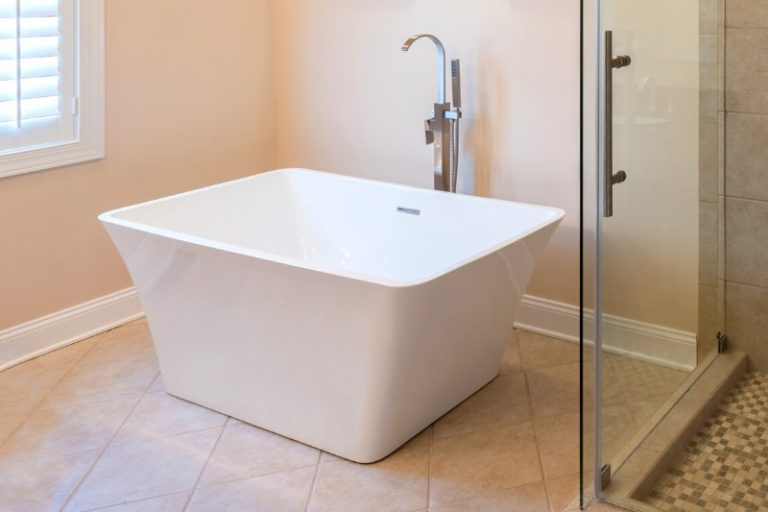 How to Clean Around a Freestanding Bath