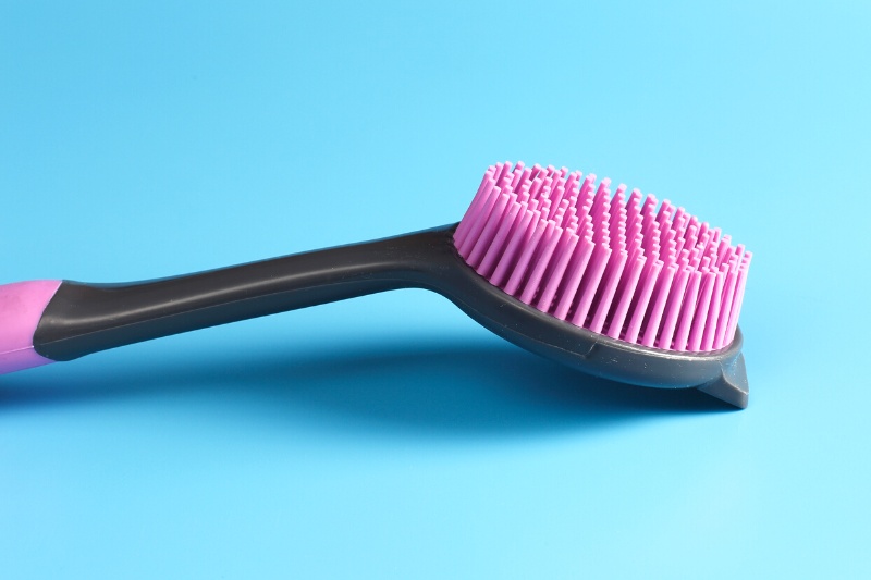 rubber brush