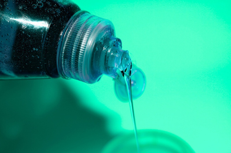 pouring Dawn dish soap