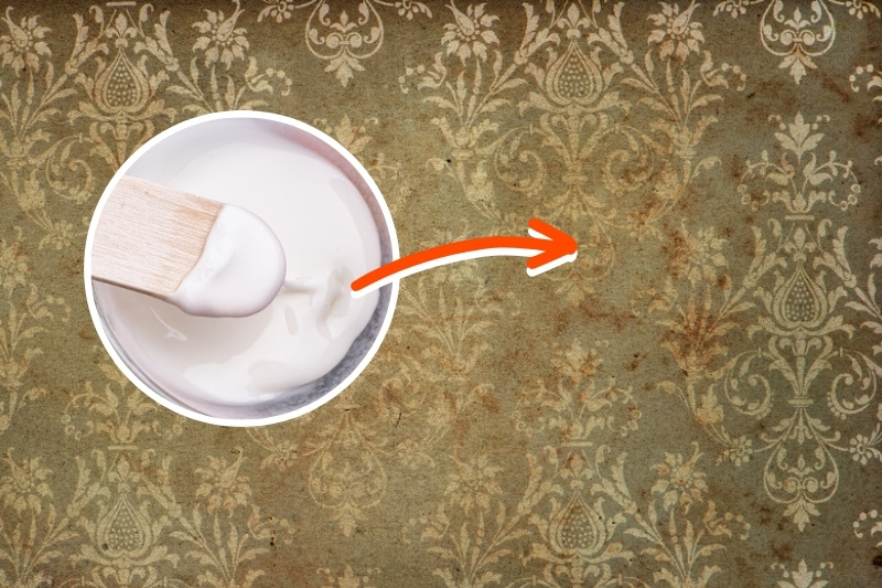 remove wallpaper stains with baking soda paste