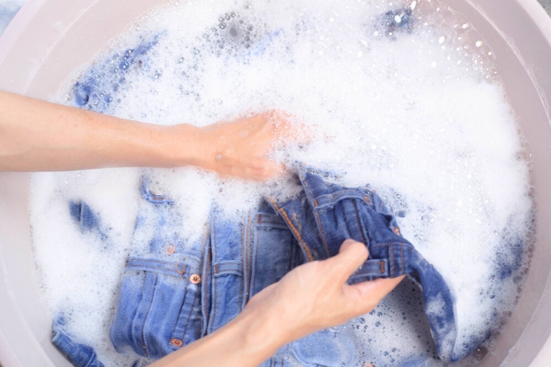 wash jeans by hand
