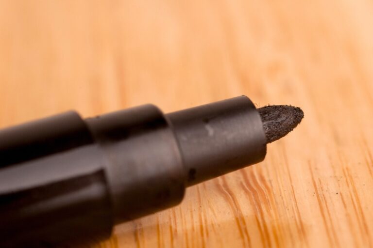 How to Remove Dry Erase Marker from Clothes