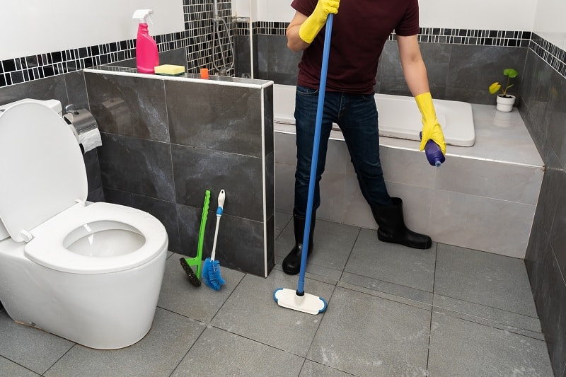 Best Shower and Bathroom Scrubbers for Cleaning (2023 UK)