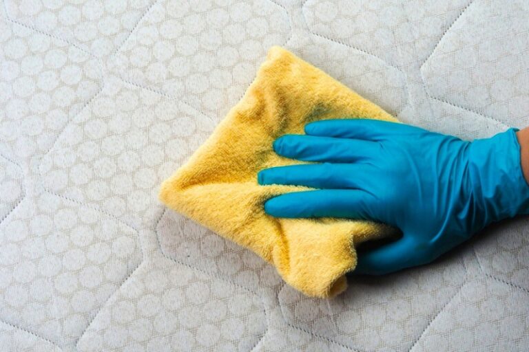 How to Dry a Mattress After Bedwetting