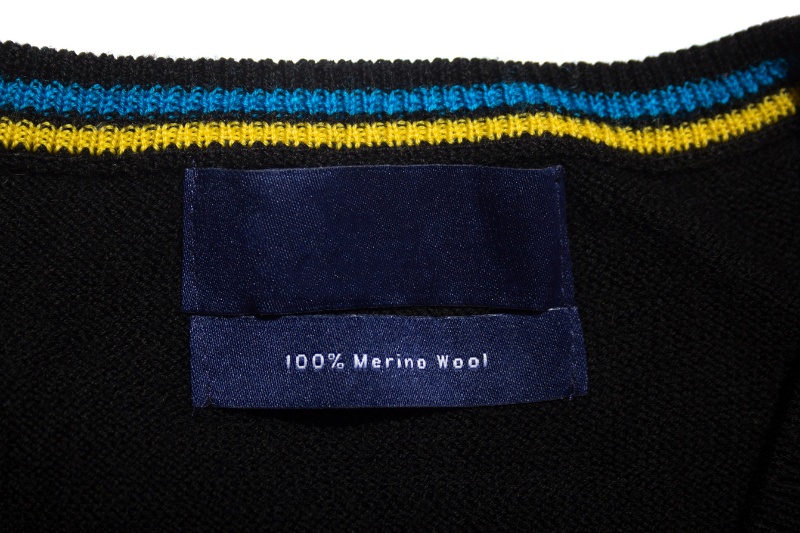 100% merino wool shirt label