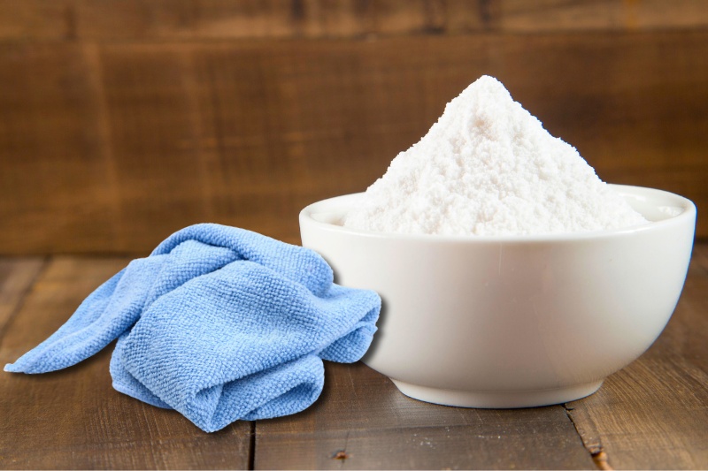 bicarbonate of soda and clean cloth