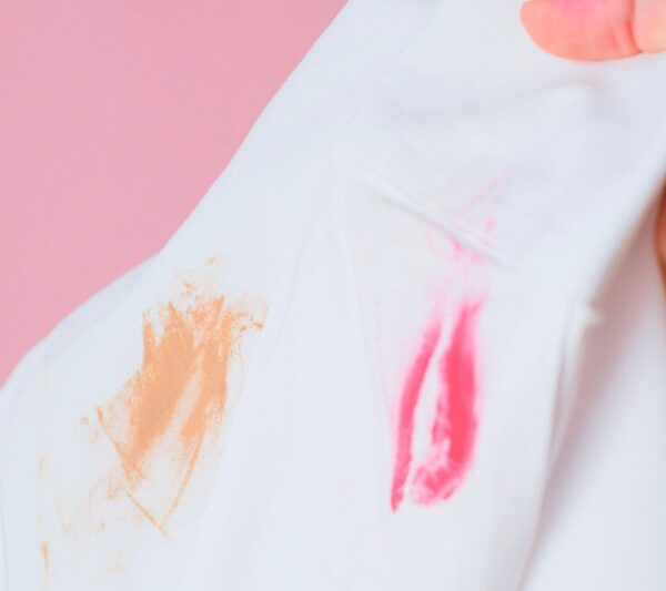 makeup stain on clothes