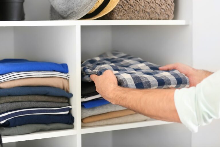 How to Keep Clothes Smelling Fresh in the Wardrobe