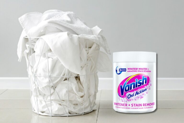 How to Whiten Clothes That Have Greyed