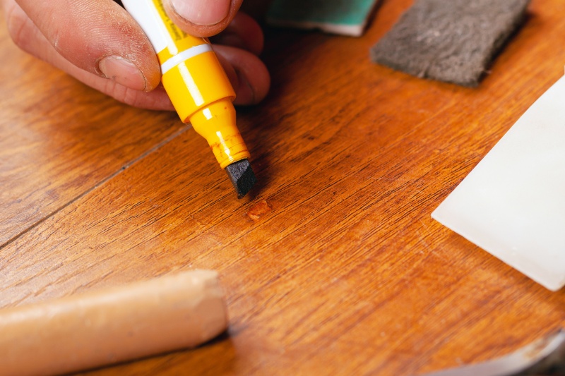 touch up marker for laminate floor scratch