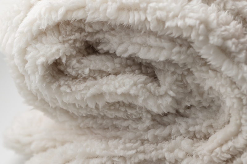 white fluffy blanket