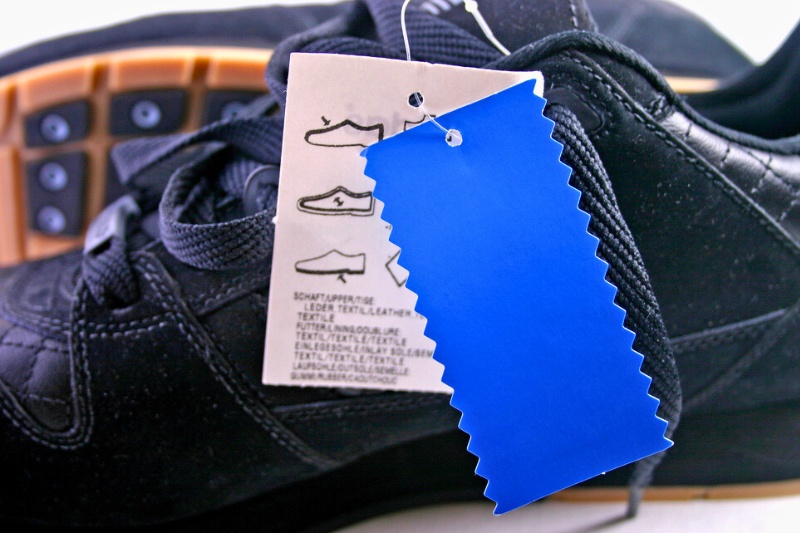 shoe tag