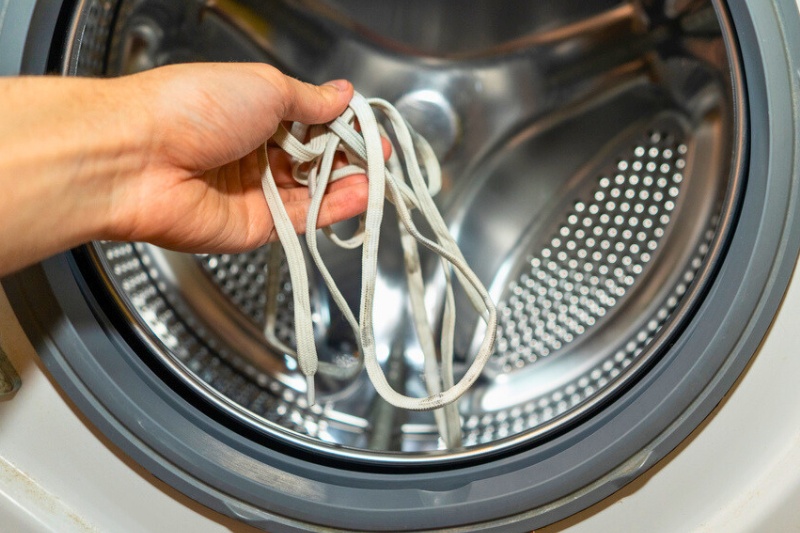 shoelaces in the washing machine