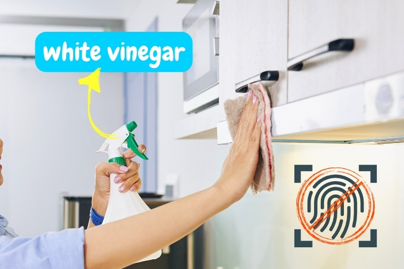 vinegar solution for cleaning kitchen cupboards