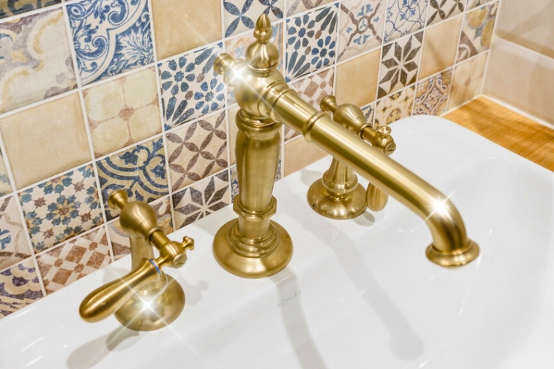 sparkly clean brass tap