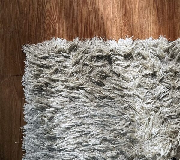 Fluffy rug